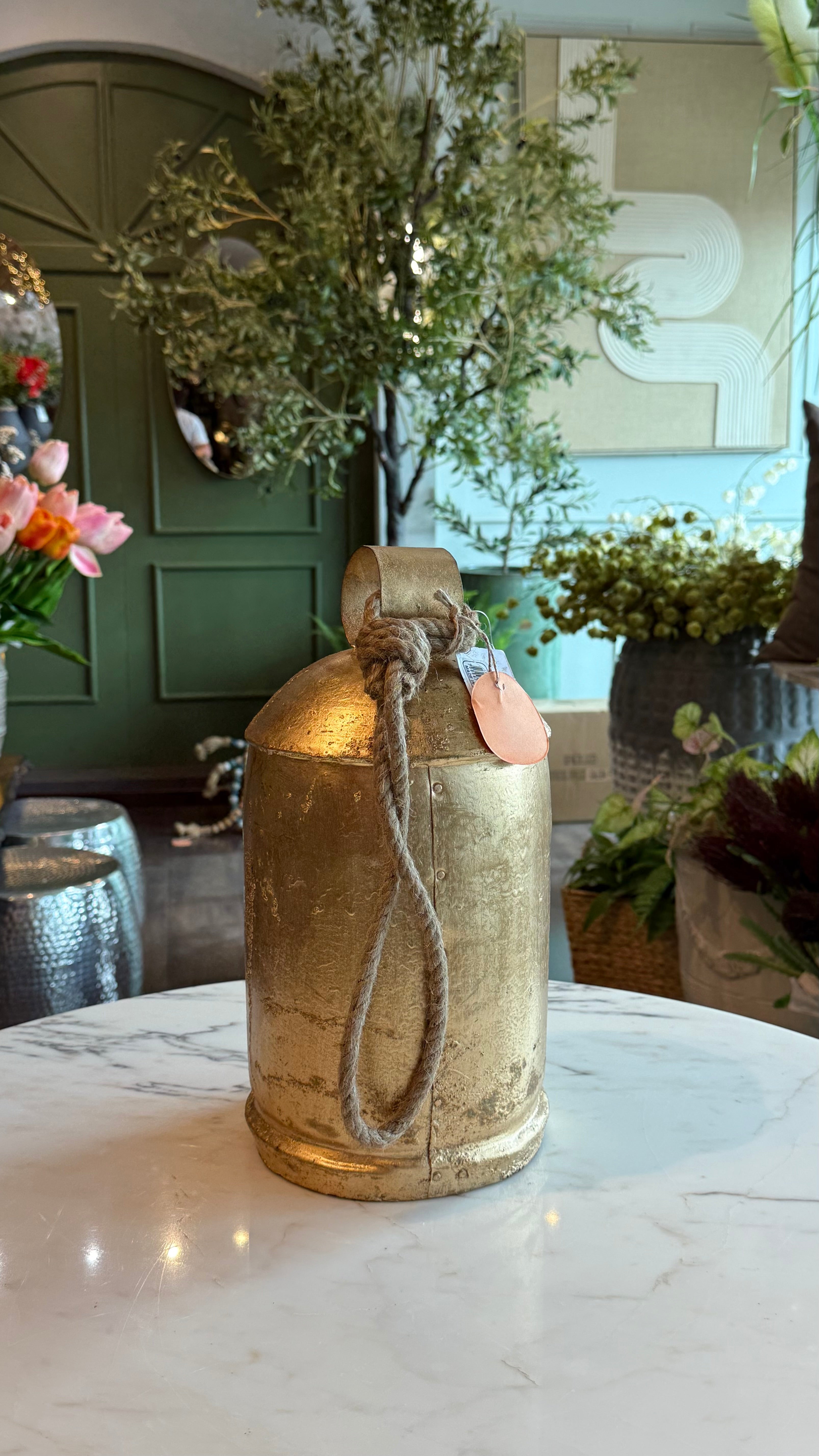 Campana grande dorada oro