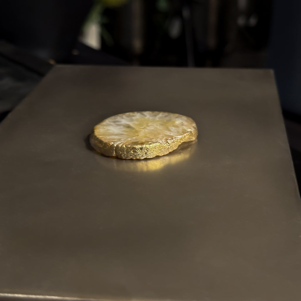 CAJA DE MADERA CON TAPA PLATEADA, DETALLE CON PIEDRA