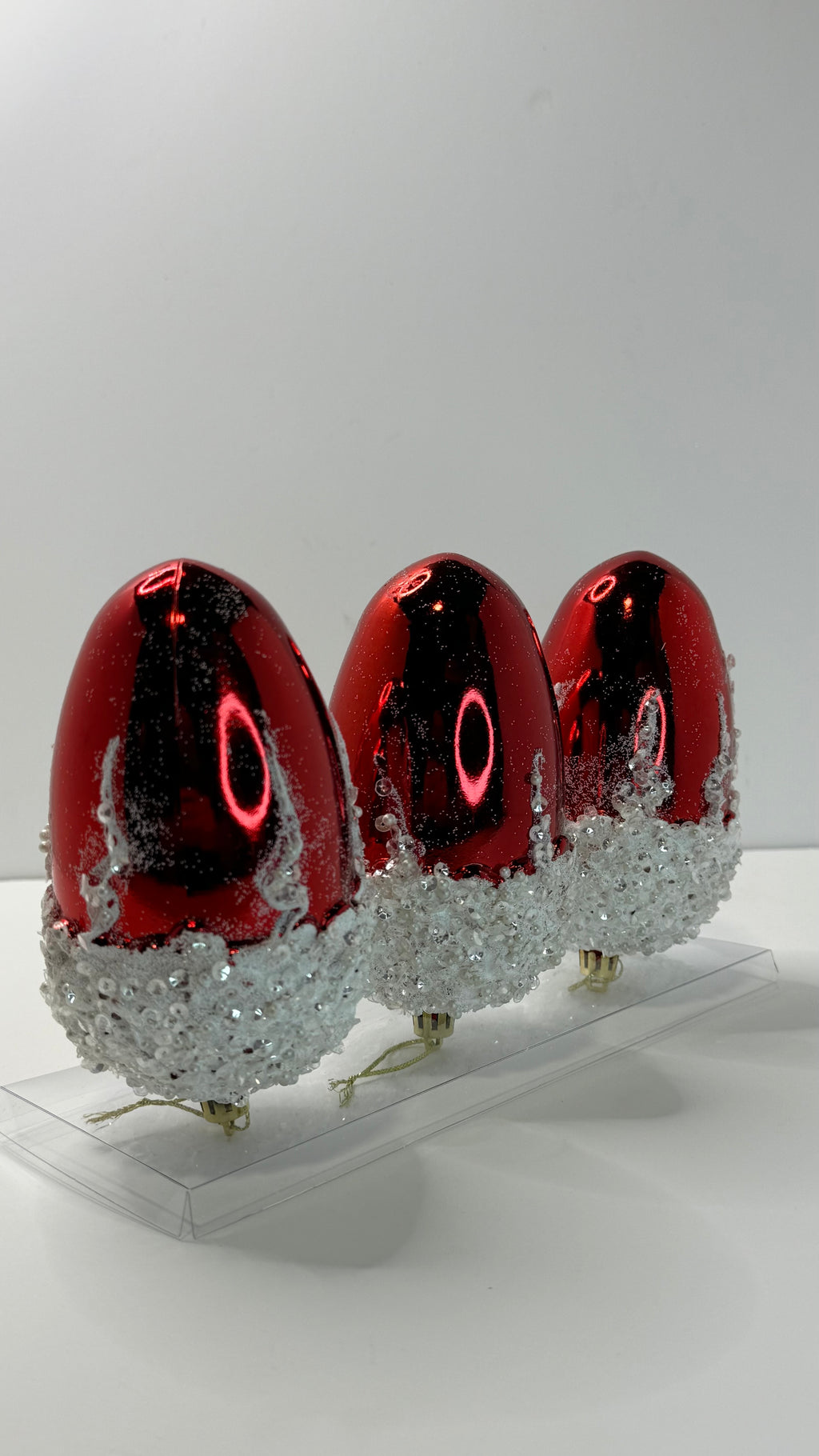 set de bellotas nevadas rojas