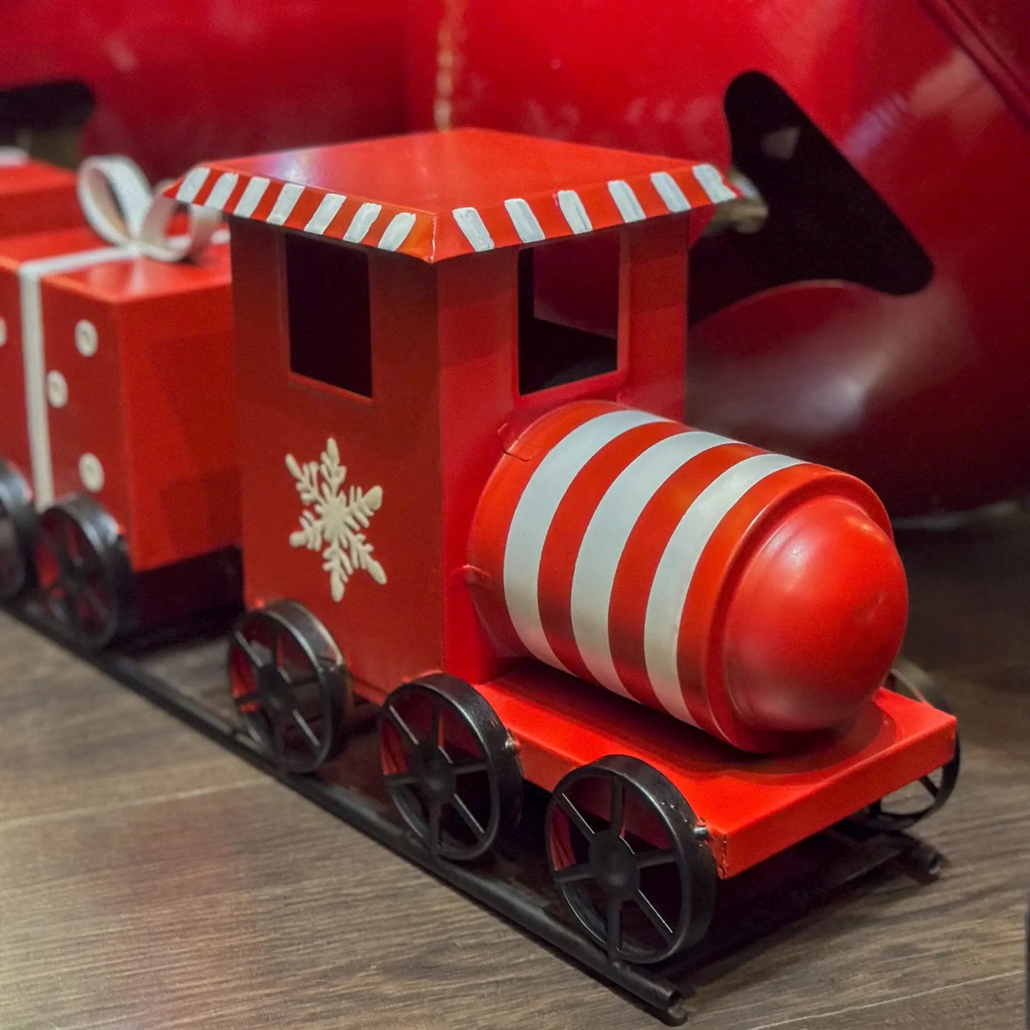 TREN REGALO DE METAL